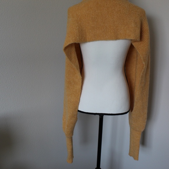 Freya Harper Elegant Gold Women's Scarf - Picture 3 of 4